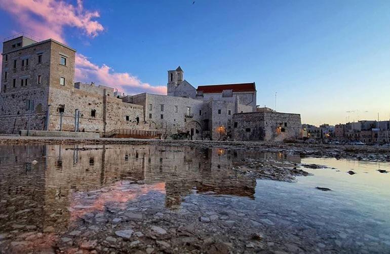 Giovinazzo Suite Pavone Griffi Bagian luar foto