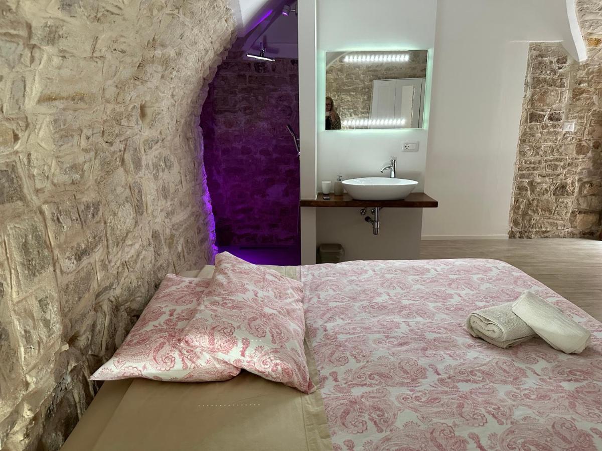 Giovinazzo Suite Pavone Griffi Bagian luar foto
