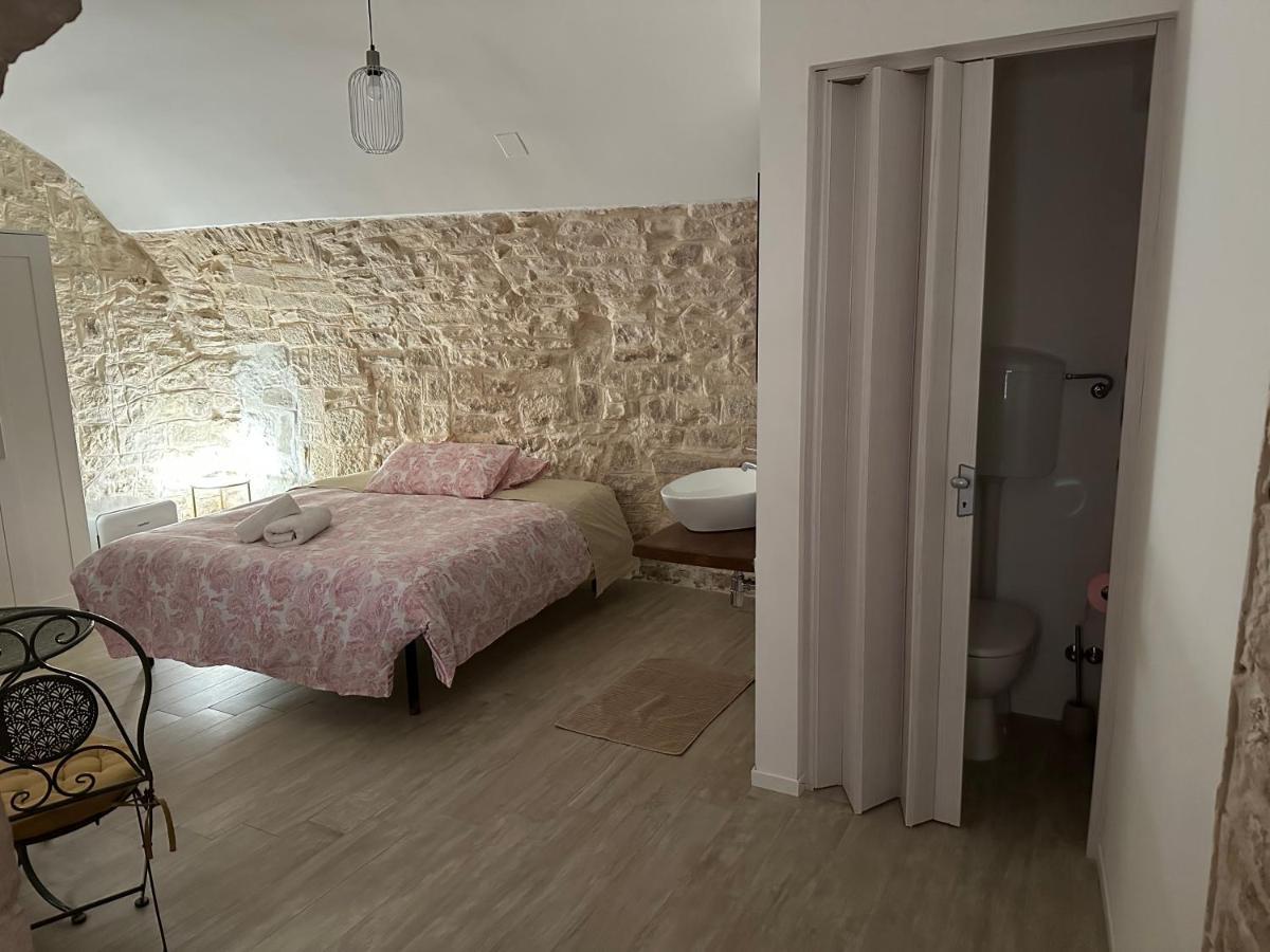 Giovinazzo Suite Pavone Griffi Bagian luar foto